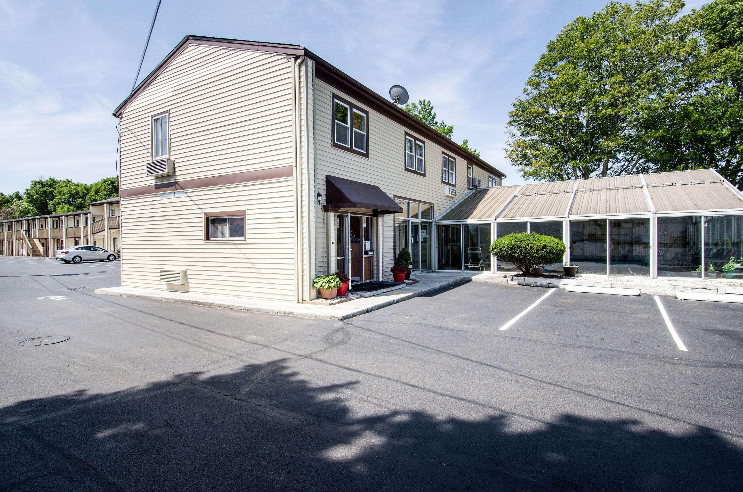 Econo Lodge By Choice - Cape Cod West Yarmouth Exterior photo